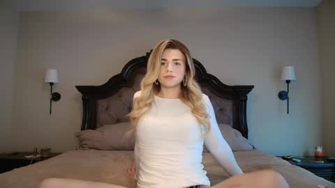 Snapshot of buitifulblonde chatting on April 2026 05:16:02 PM buitifulblonde online show from April 2026 05:16:02 PM