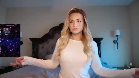 Snapshot of buitifulblonde chatting on May 2026 03:17:01 PM buitifulblonde online show from May 2026 03:17:01 PM