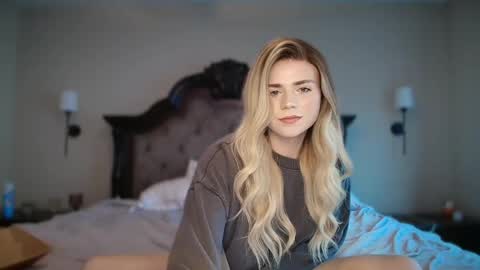 Snapshot of buitifulblonde chatting on May 2026 09:09:02 PM buitifulblonde online show from May 2026 09:09:02 PM