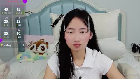 Sandy----xx online show from November 2025 12:05:02 PM