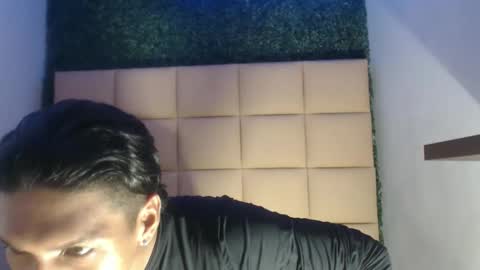 bull_cam online show from September 2025 07:15:01 PM