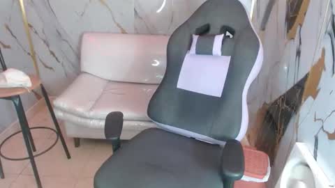 bull_cam online show from February 2026 02:17:02 AM