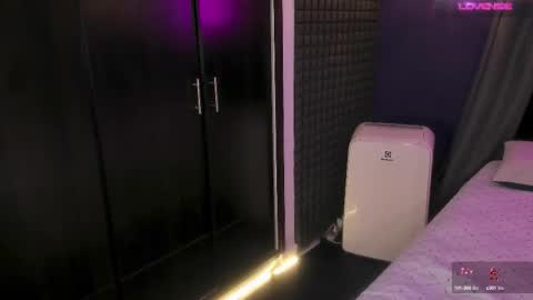 Snapshot of bull_vixen2001 chatting on September 2025 09:44:02 AM Bunny and The Rock online show from September 2025 09:44:02 AM