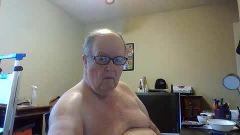 Snapshot of bullfrogg500 chatting on April 2026 02:03:02 PM bullfrogg500 online show from April 2026 02:03:02 PM