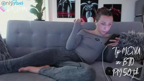 Ivan online show from April 2026 09:01:01 PM