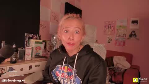 Snapshot of bun_nyx chatting on October 2025 03:04:01 AM online show from October 2025 03:04:01 AM