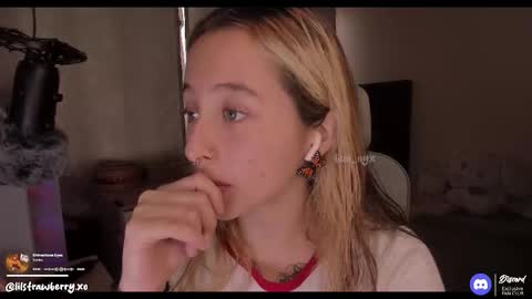 Snapshot of bun_nyx chatting on February 2026 10:58:01 PM online show from February 2026 10:58:01 PM