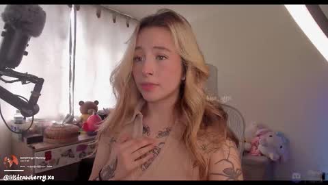 Snapshot of bun_nyx chatting on February 2026 07:25:02 PM online show from February 2026 07:25:02 PM