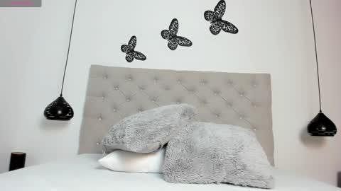 Snapshot of bunny_maxxi chatting on December 2024 01:00:01 PM bunny online show from December 2024 01:00:01 PM