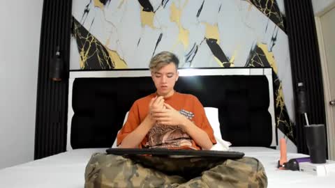 Snapshot of bunny_maxxi chatting on December 2024 12:44:02 PM bunny online show from December 2024 12:44:02 PM