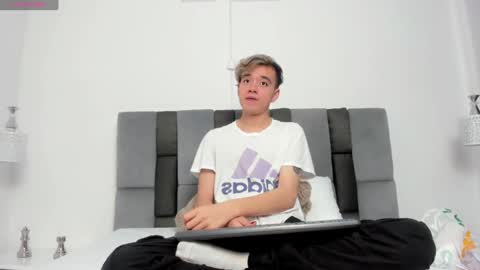 Snapshot of bunny_maxxi chatting on December 2024 07:57:02 PM bunny online show from December 2024 07:57:02 PM