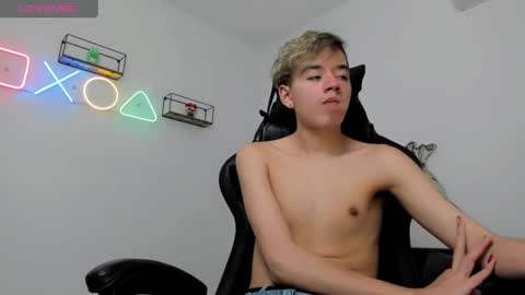 Snapshot of bunny_maxxi chatting on December 2024 04:05:02 PM bunny online show from December 2024 04:05:02 PM