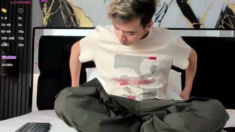 Snapshot of bunny_maxxi chatting on January 2025 12:30:02 PM bunny online show from January 2025 12:30:02 PM