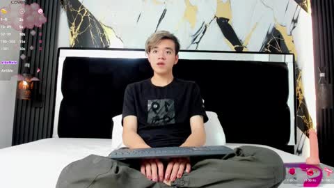 Snapshot of bunny_maxxi chatting on January 2025 04:04:01 PM bunny online show from January 2025 04:04:01 PM