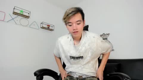 Snapshot of bunny_maxxi chatting on January 2025 12:43:01 PM bunny online show from January 2025 12:43:01 PM