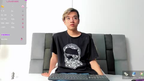 Snapshot of bunny_maxxi chatting on February 2025 12:35:02 PM bunny online show from February 2025 12:35:02 PM