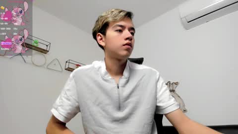 Snapshot of bunny_maxxi chatting on February 2025 12:44:01 PM bunny online show from February 2025 12:44:01 PM