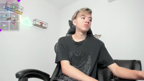 Snapshot of bunny_maxxi chatting on February 2025 12:29:01 PM bunny online show from February 2025 12:29:01 PM