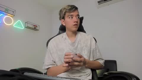 Snapshot of bunny_maxxi chatting on March 2025 12:31:02 PM bunny online show from March 2025 12:31:02 PM