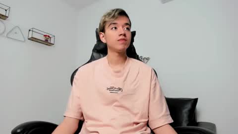 Snapshot of bunny_maxxi chatting on March 2025 12:26:02 PM bunny online show from March 2025 12:26:02 PM