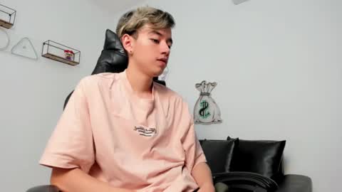 Snapshot of bunny_maxxi chatting on March 2025 03:30:02 PM bunny online show from March 2025 03:30:02 PM