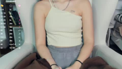 Snapshot of bunny_nova chatting on April 2026 08:18:01 AM Aria online show from April 2026 08:18:01 AM