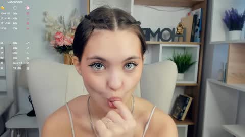 Snapshot of bunny_nova chatting on May 2026 08:11:01 AM Aria online show from May 2026 08:11:01 AM