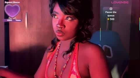 Snapshot of bunny_secrets chatting on October 2025 03:24:02 AM Isa online show from October 2025 03:24:02 AM