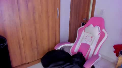 Snapshot of bunny_secrets chatting on February 2026 11:57:02 PM Isa online show from February 2026 11:57:02 PM