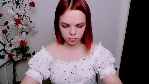 Snapshot of bunnybloom_ chatting on June 2026 08:44:01 PM Ariel online show from June 2026 08:44:01 PM