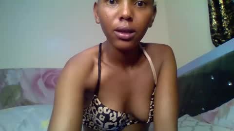 Snapshot of bunnydiva_ chatting on December 2025 12:37:02 AM bunnydiva_ online show from December 2025 12:37:02 AM