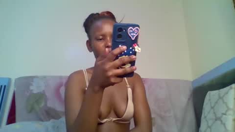 Snapshot of bunnydiva_ chatting on December 2025 06:59:01 PM bunnydiva_ online show from December 2025 06:59:01 PM