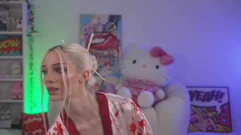 Snapshot of bunnydollstella chatting on February 2025 11:37:02 PM Stella online show from February 2025 11:37:02 PM