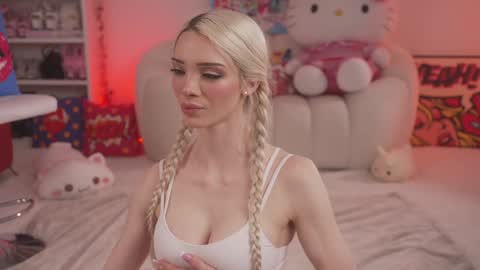 Snapshot of bunnydollstella chatting on March 2025 10:39:02 PM Stella online show from March 2025 10:39:02 PM