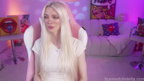 Snapshot of bunnydollstella chatting on February 2026 01:13:02 AM Stella online show from February 2026 01:13:02 AM