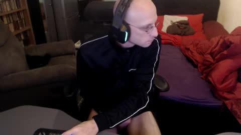 Snapshot of bunnydollstellas_toy chatting on November 2025 01:27:01 AM Gnther online show from November 2025 01:27:01 AM