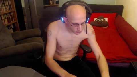 Snapshot of bunnydollstellas_toy chatting on November 2025 01:43:01 PM Gnther online show from November 2025 01:43:01 PM