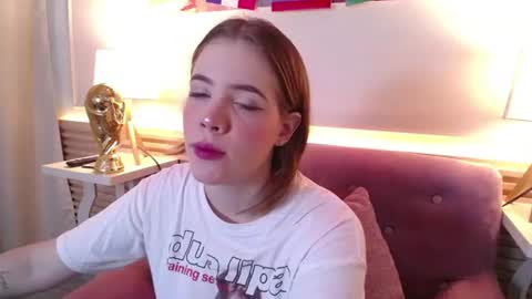 Snapshot of bunnyleahxxx chatting on June 2026 07:05:01 PM ANASTASIA online show from June 2026 07:05:01 PM