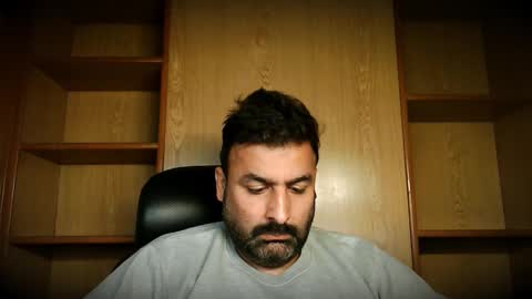 Snapshot of burlymonster chatting on November 2025 05:28:02 AM Hairy Arabian online show from November 2025 05:28:02 AM