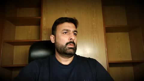 Snapshot of burlymonster chatting on November 2025 04:29:02 AM Hairy Arabian online show from November 2025 04:29:02 AM