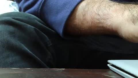 Snapshot of burlymonster chatting on November 2025 01:15:02 PM Hairy Arabian online show from November 2025 01:15:02 PM