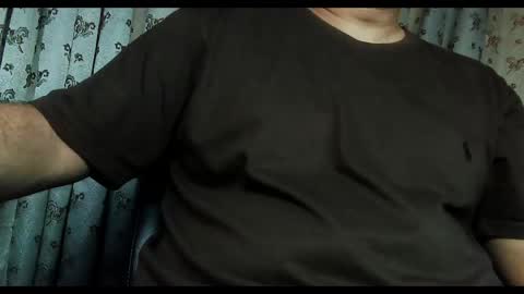 Snapshot of burlymonster chatting on March 2026 02:52:02 AM Hairy Arabian online show from March 2026 02:52:02 AM