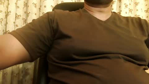 Snapshot of burlymonster chatting on April 2026 09:18:01 AM Hairy Arabian online show from April 2026 09:18:01 AM