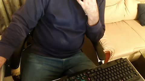 Snapshot of burlymonster chatting on April 2026 05:54:01 PM Hairy Arabian online show from April 2026 05:54:01 PM