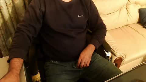 Snapshot of burlymonster chatting on April 2026 06:05:01 PM Hairy Arabian online show from April 2026 06:05:01 PM