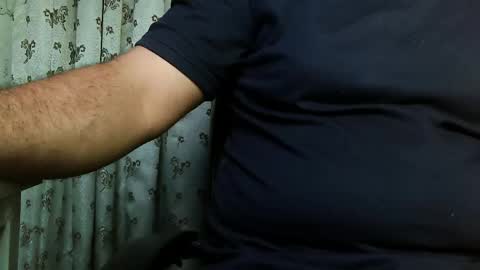 Snapshot of burlymonster chatting on April 2026 09:54:02 AM Hairy Arabian online show from April 2026 09:54:02 AM