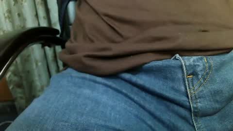 Snapshot of burlymonster chatting on April 2026 08:51:02 AM Hairy Arabian online show from April 2026 08:51:02 AM