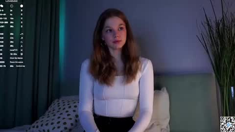 Snapshot of burnletitallburn chatting on February 2025 02:15:02 PM Jessica online show from February 2025 02:15:02 PM