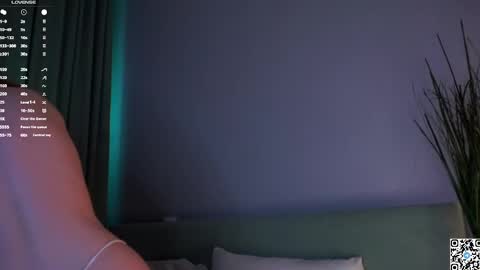 Snapshot of burnletitallburn chatting on February 2025 05:20:02 PM Jessica online show from February 2025 05:20:02 PM