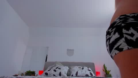 Larisa online show from June 2026 09:59:02 AM